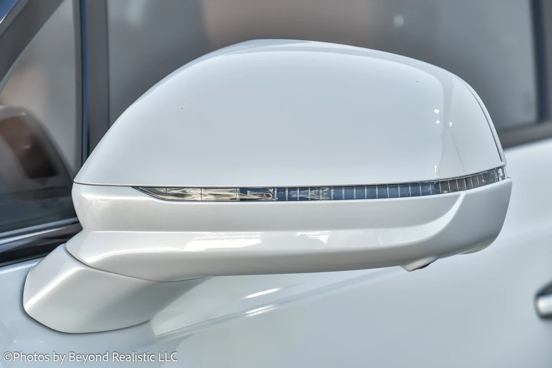 2024 Bentley Bentayga - Image 14 of 21