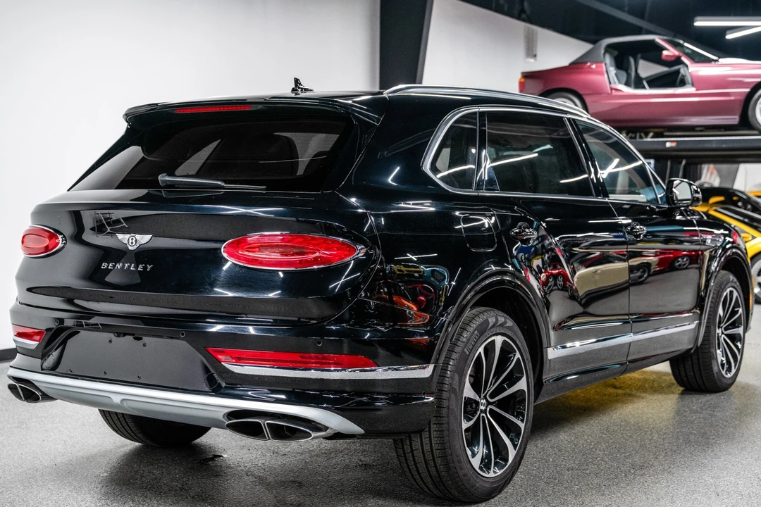 2024 Bentley Bentayga - Image 8 of 21
