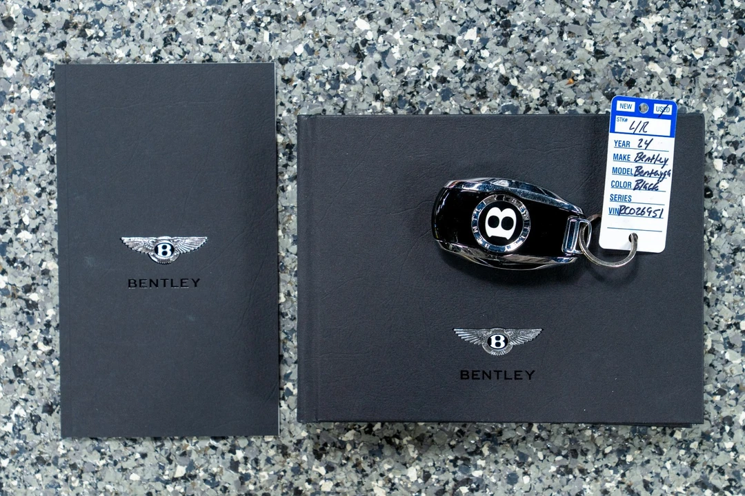 2024 Bentley Bentayga - Image 18 of 21