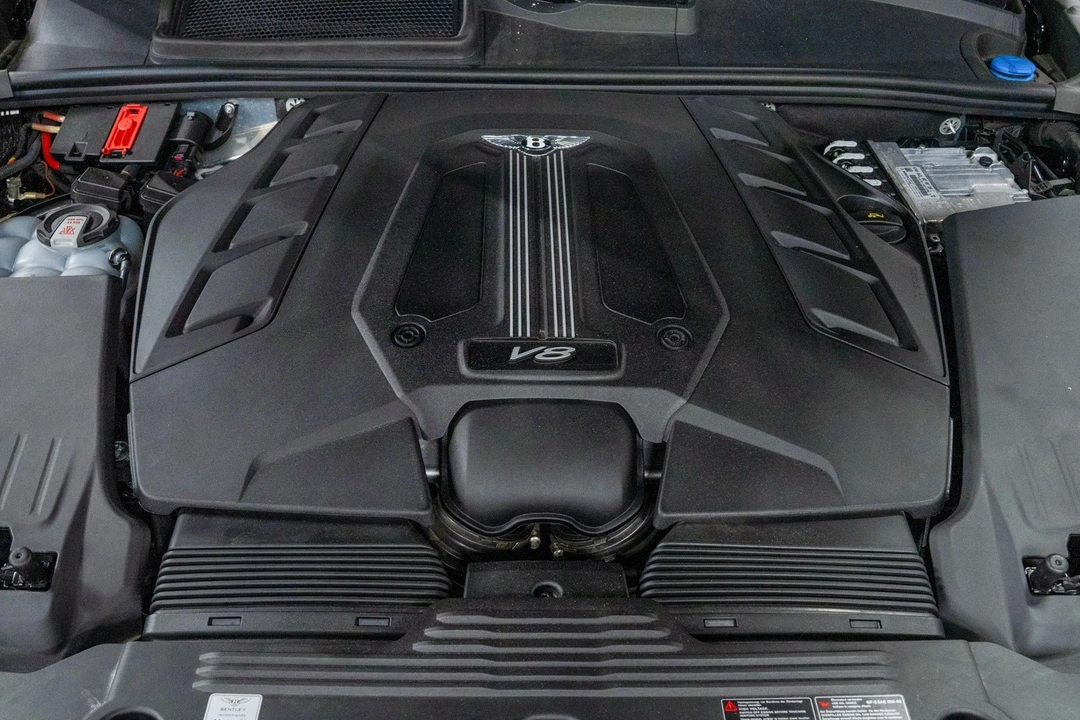 2024 Bentley Bentayga - Image 11 of 21