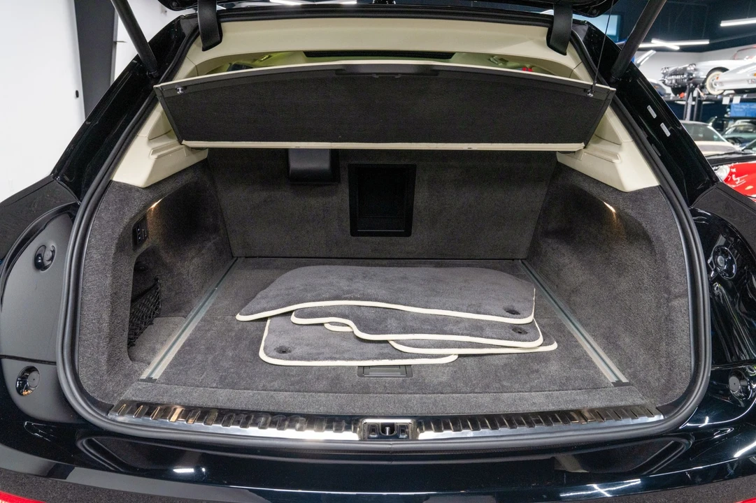 2024 Bentley Bentayga - Image 17 of 21