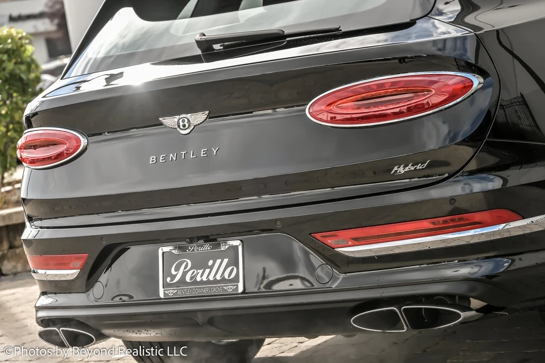 2024 Bentley Bentayga - Image 15 of 21