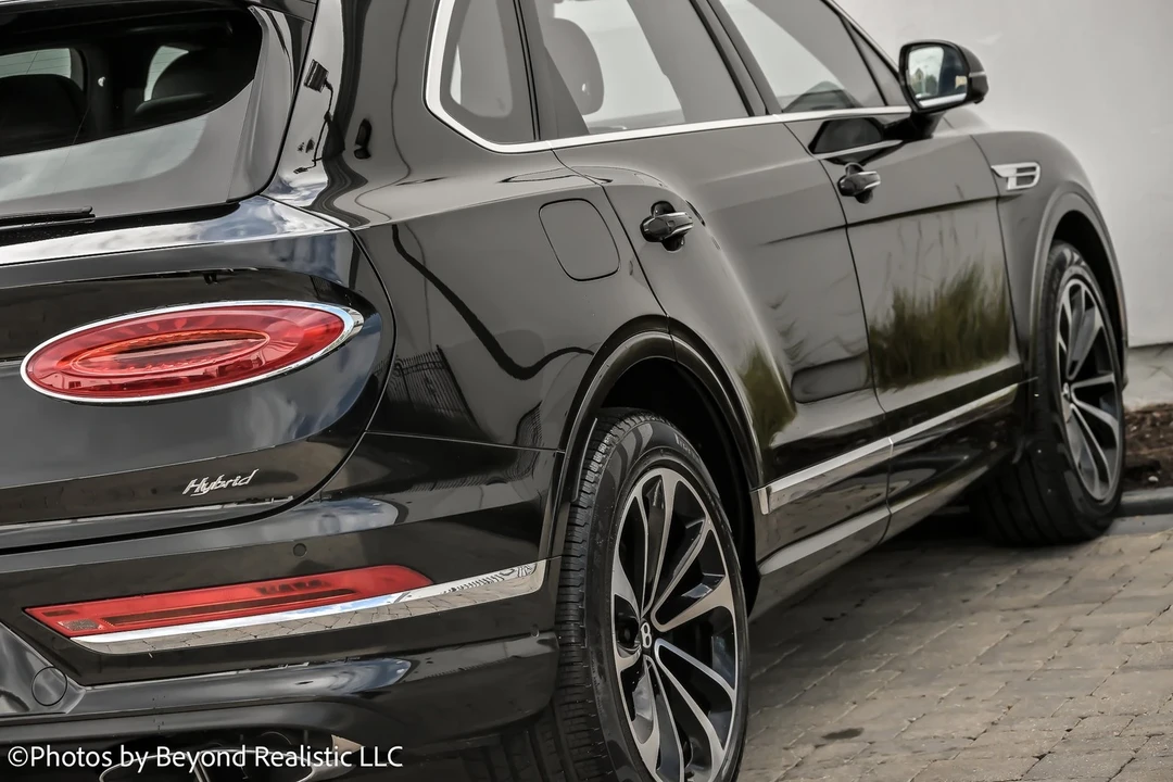 2024 Bentley Bentayga - Image 9 of 21