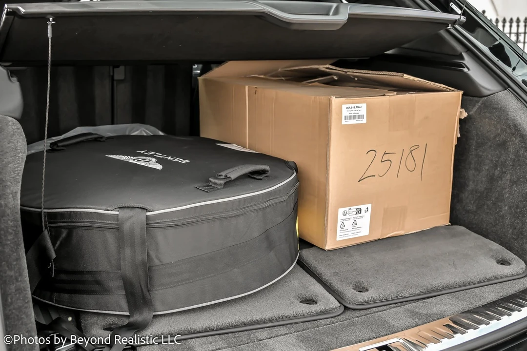 2024 Bentley Bentayga - Image 16 of 21