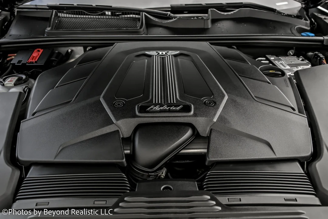 2024 Bentley Bentayga - Image 18 of 21