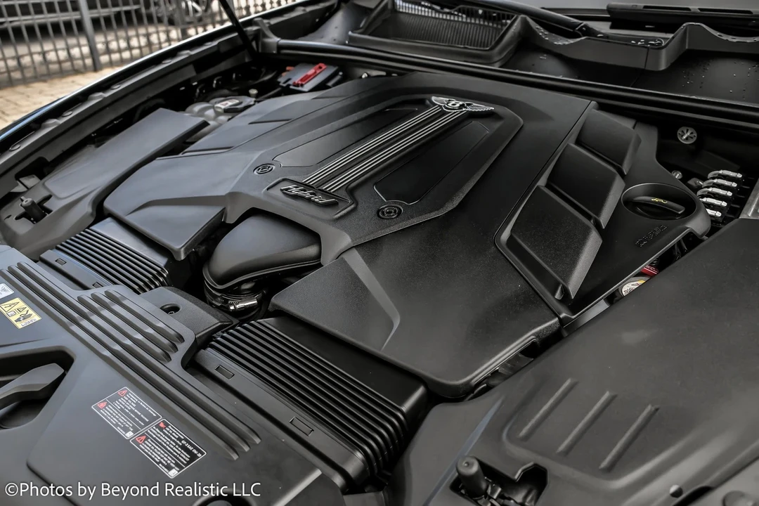 2024 Bentley Bentayga - Image 19 of 21