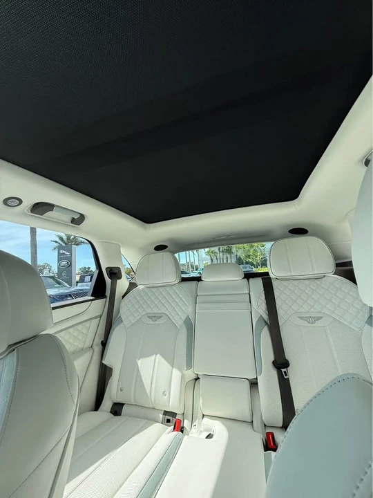 2024 Bentley Bentayga - Image 19 of 20