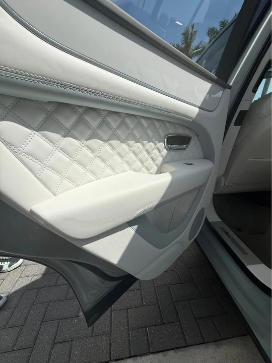 2024 Bentley Bentayga - Image 17 of 20