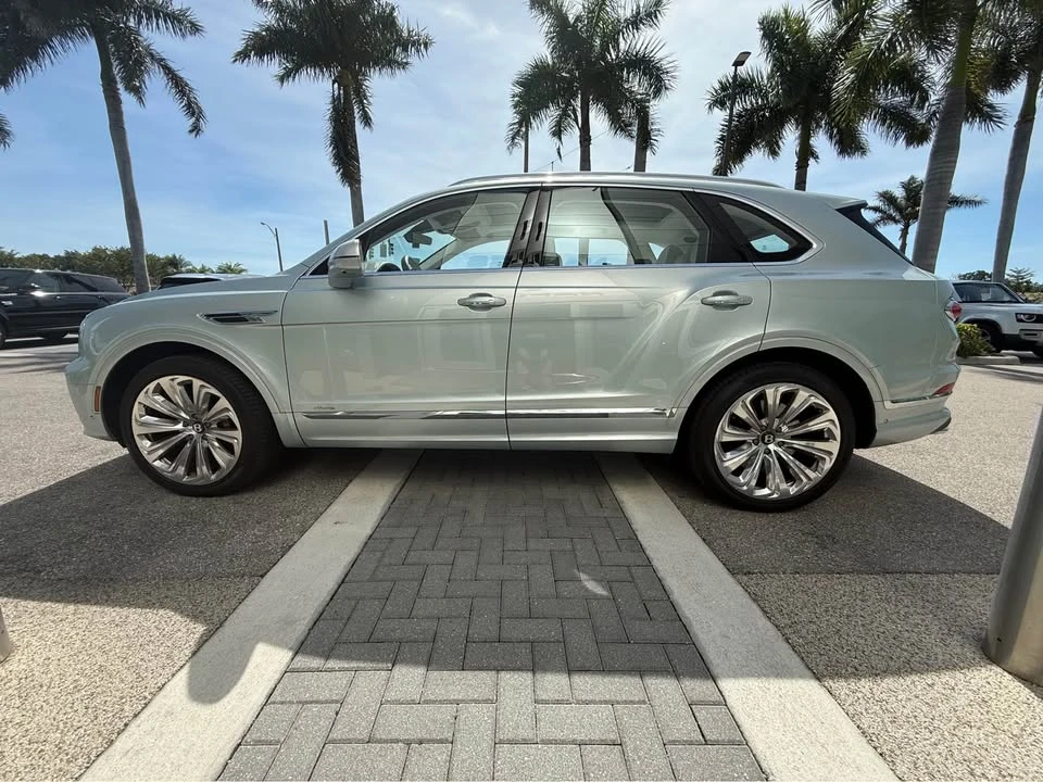 2024 Bentley Bentayga - Image 2 of 20