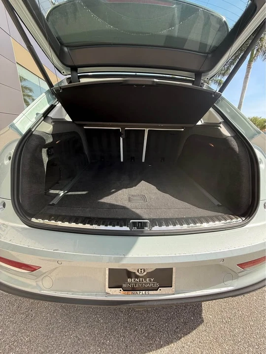 2024 Bentley Bentayga - Image 15 of 20