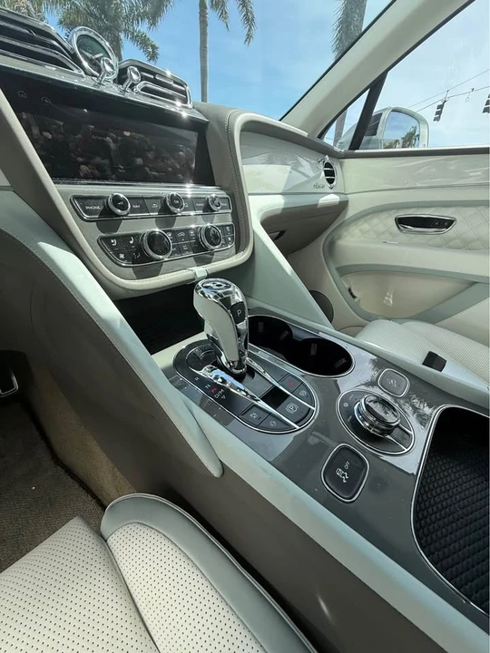 2024 Bentley Bentayga - Image 20 of 20