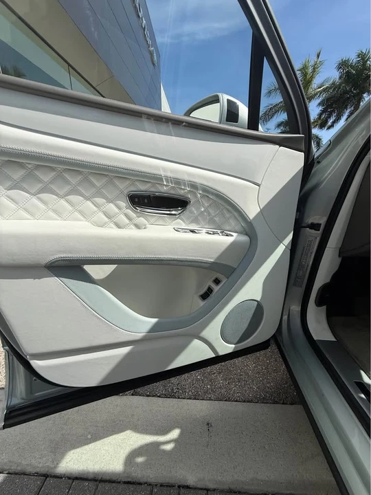 2024 Bentley Bentayga - Image 9 of 20