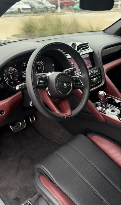 2024 Bentley Bentayga - Image 12 of 19