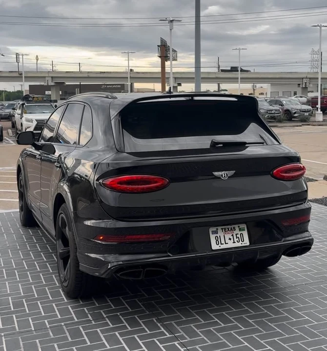 2024 Bentley Bentayga - Image 7 of 19