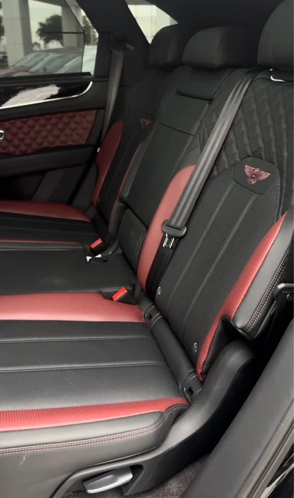 2024 Bentley Bentayga - Image 18 of 19