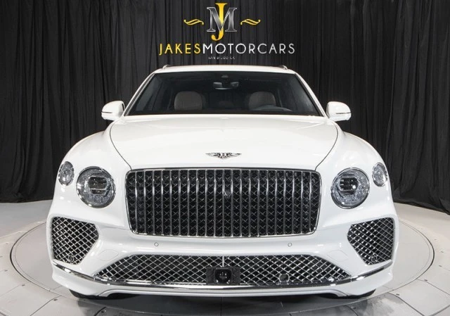2024 Bentley Bentayga - Image 17 of 21
