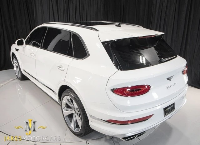 2024 Bentley Bentayga - Image 7 of 21