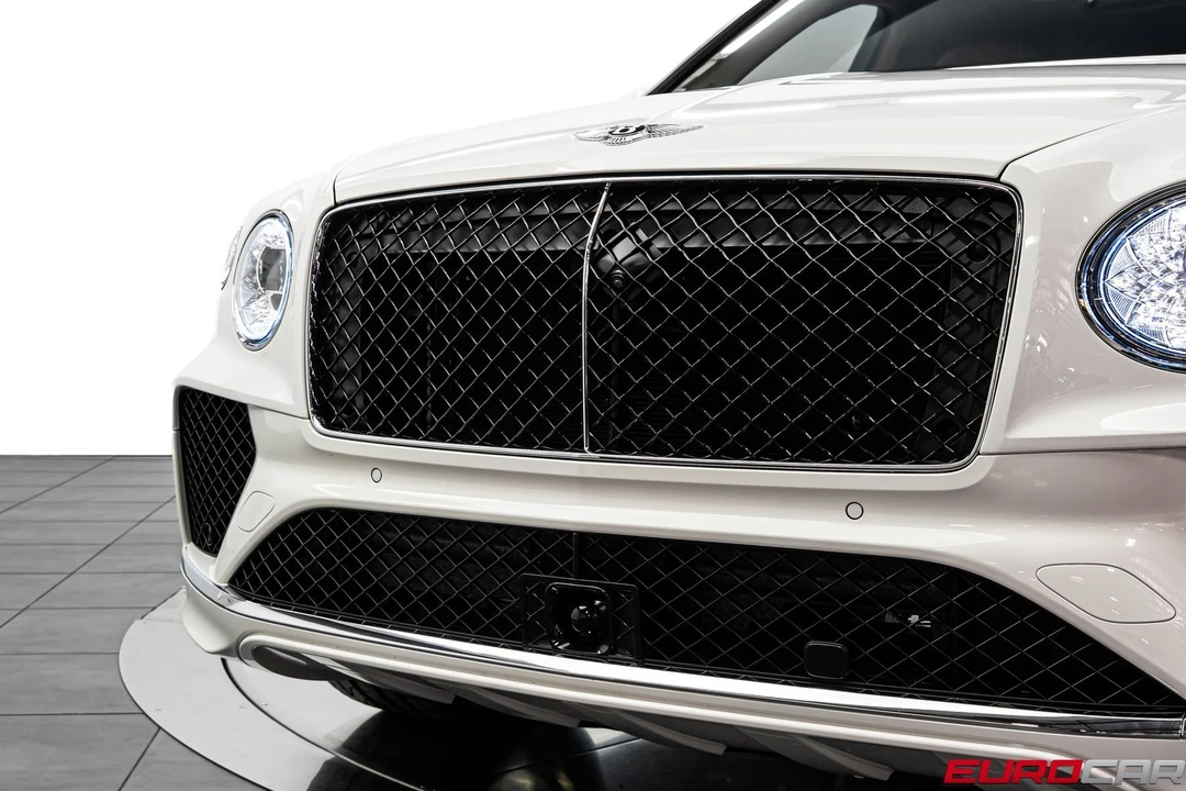 2024 Bentley Bentayga - Image 11 of 31