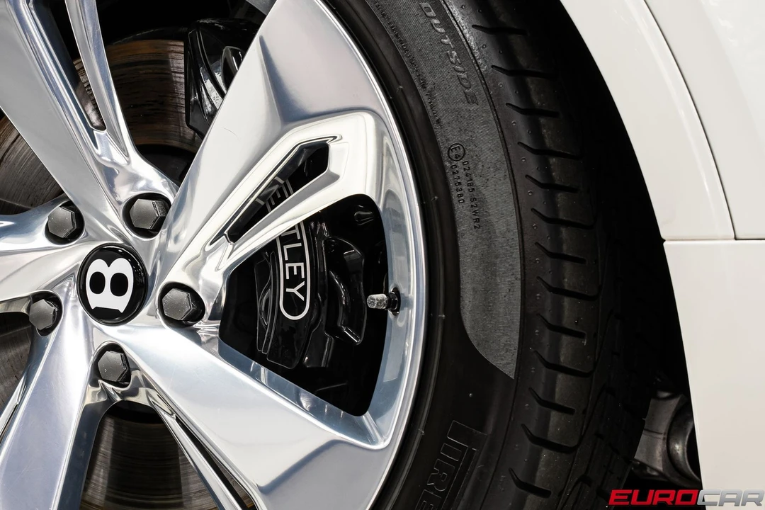 2024 Bentley Bentayga - Image 21 of 31