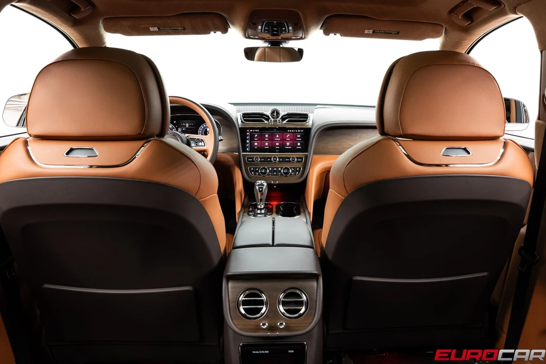 2024 Bentley Bentayga - Image 24 of 31