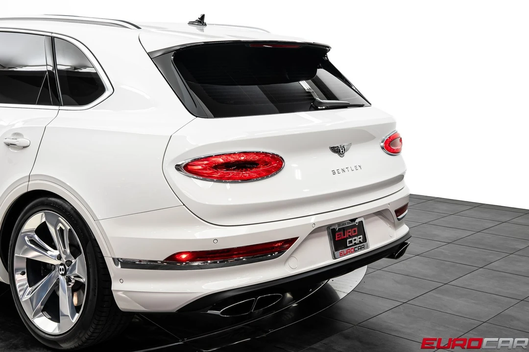 2024 Bentley Bentayga - Image 15 of 31