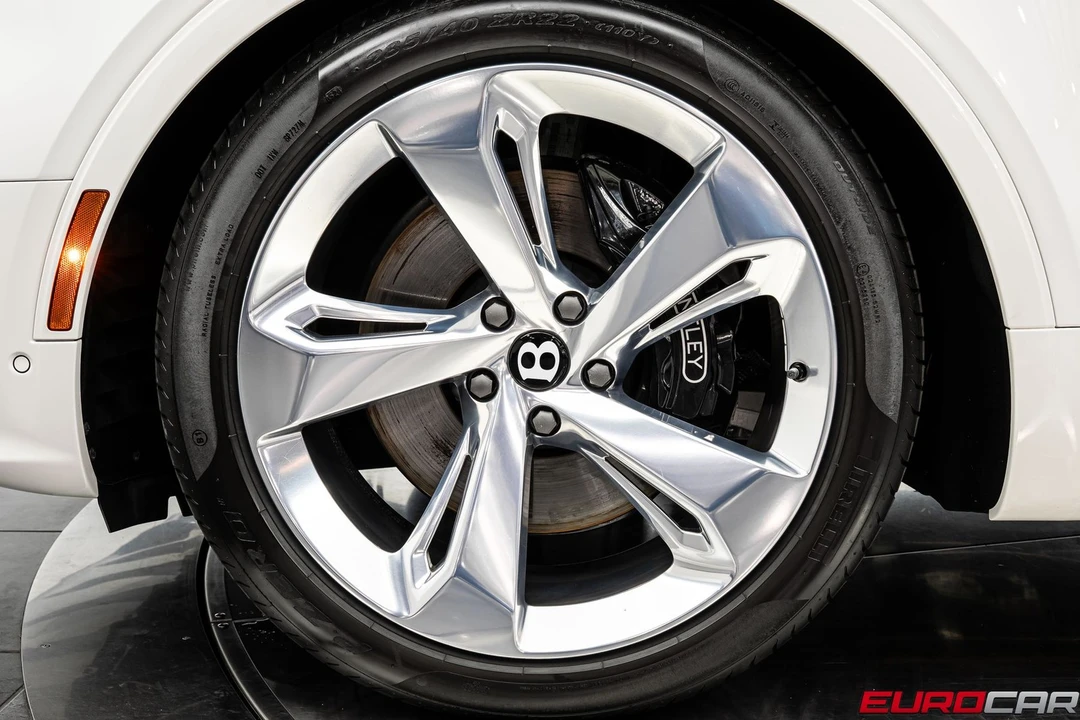 2024 Bentley Bentayga - Image 20 of 31