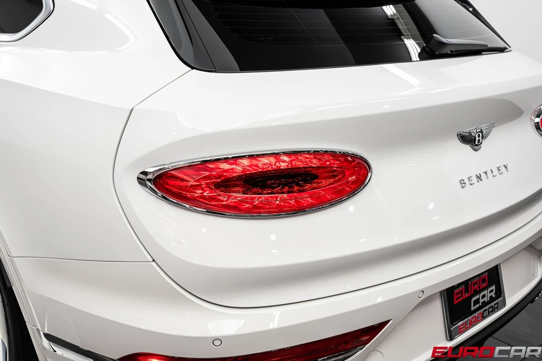 2024 Bentley Bentayga - Image 17 of 31