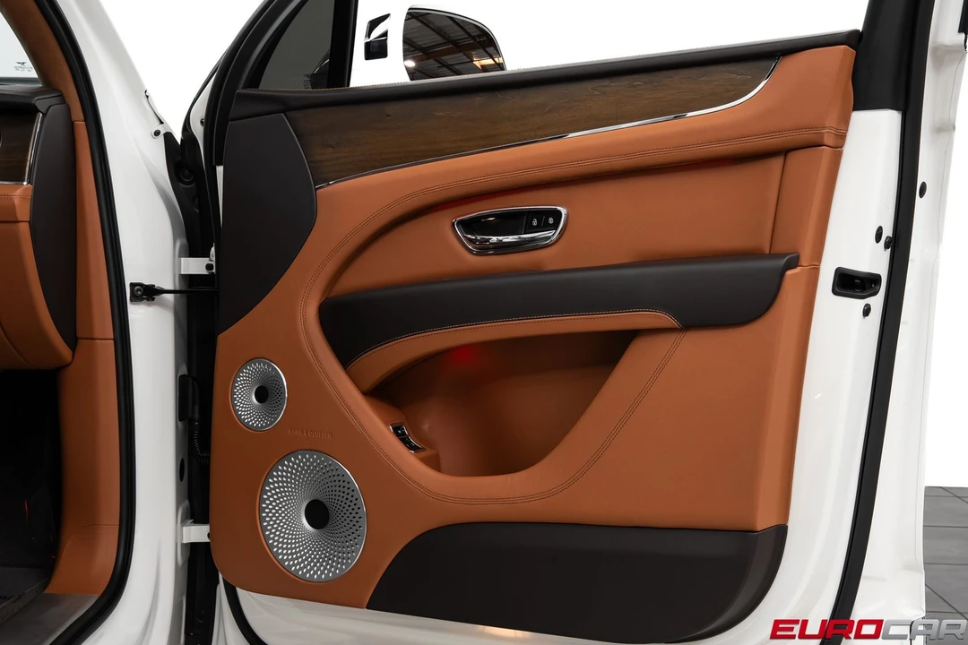 2024 Bentley Bentayga - Image 23 of 31