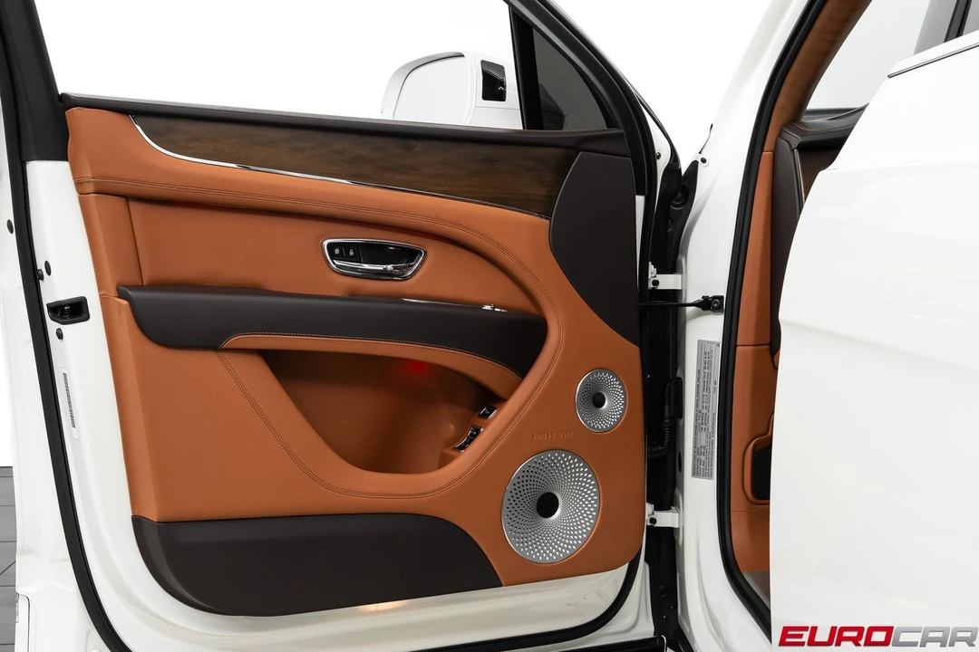 2024 Bentley Bentayga - Image 22 of 31