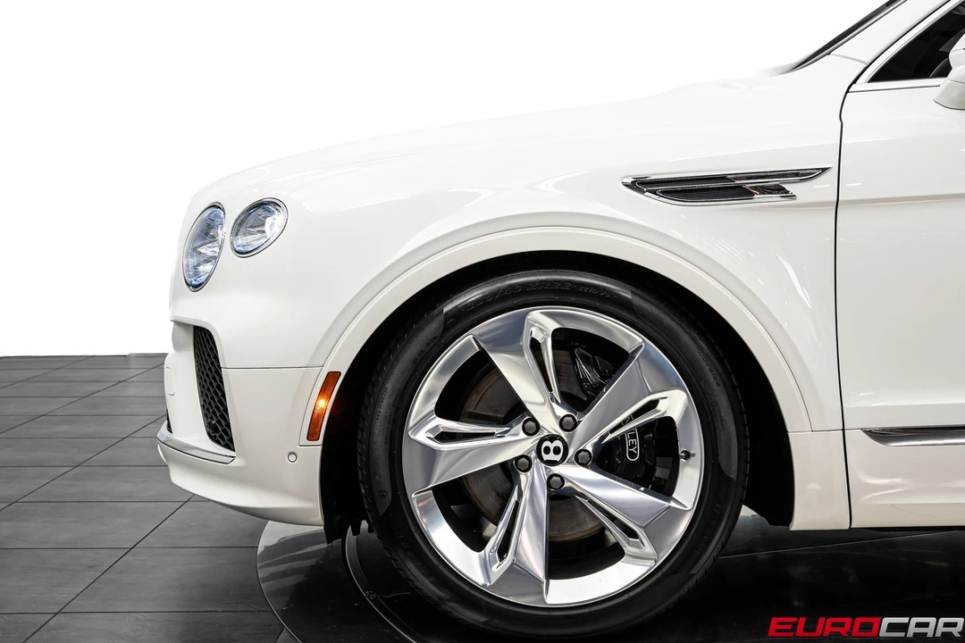 2024 Bentley Bentayga - Image 13 of 31