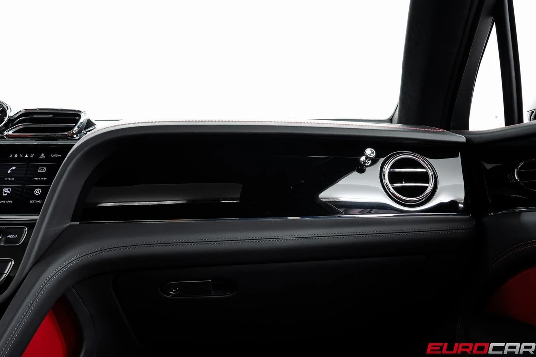 2024 Bentley Bentayga - Image 30 of 31
