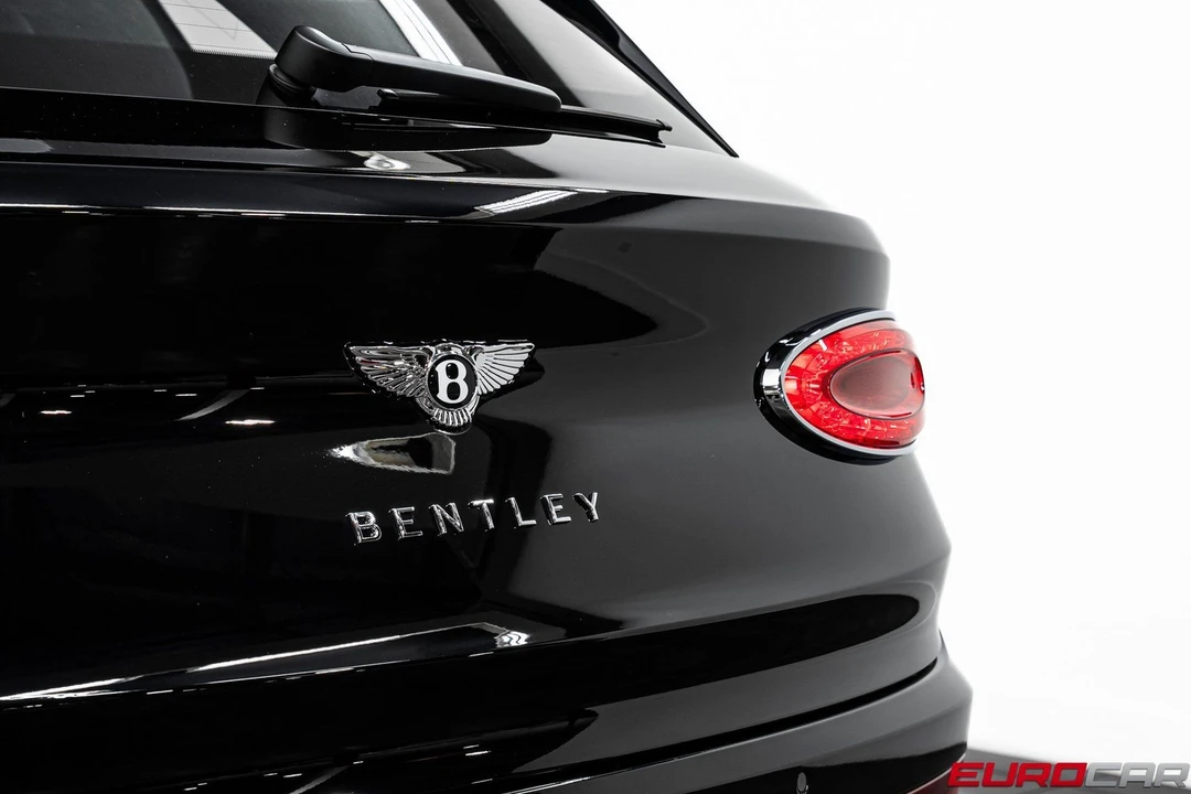 2024 Bentley Bentayga - Image 18 of 31