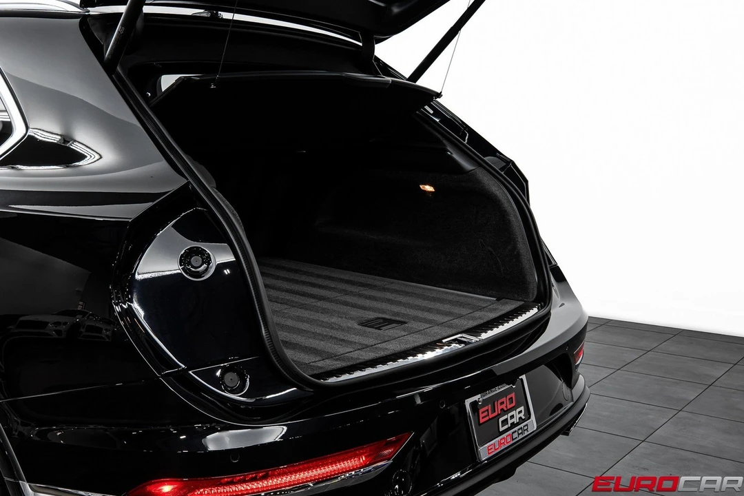 2024 Bentley Bentayga - Image 16 of 31
