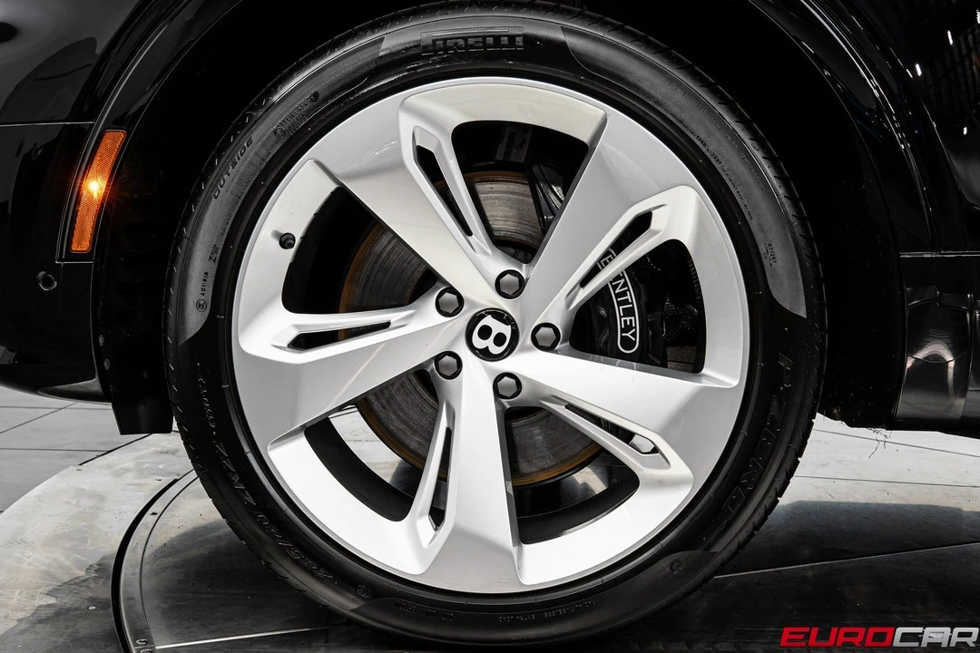2024 Bentley Bentayga - Image 20 of 31