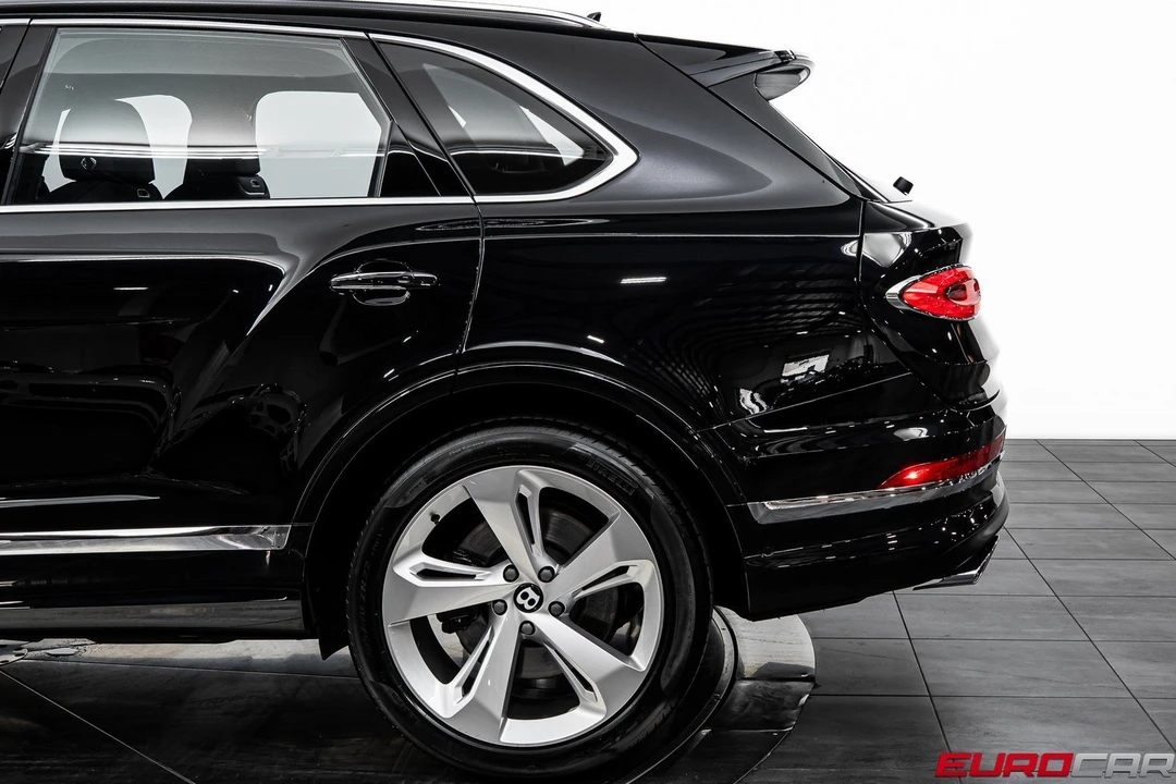 2024 Bentley Bentayga - Image 14 of 31