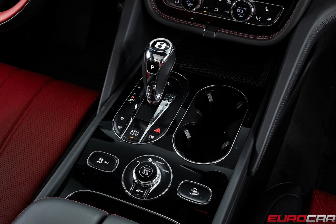 2024 Bentley Bentayga - Image 29 of 31