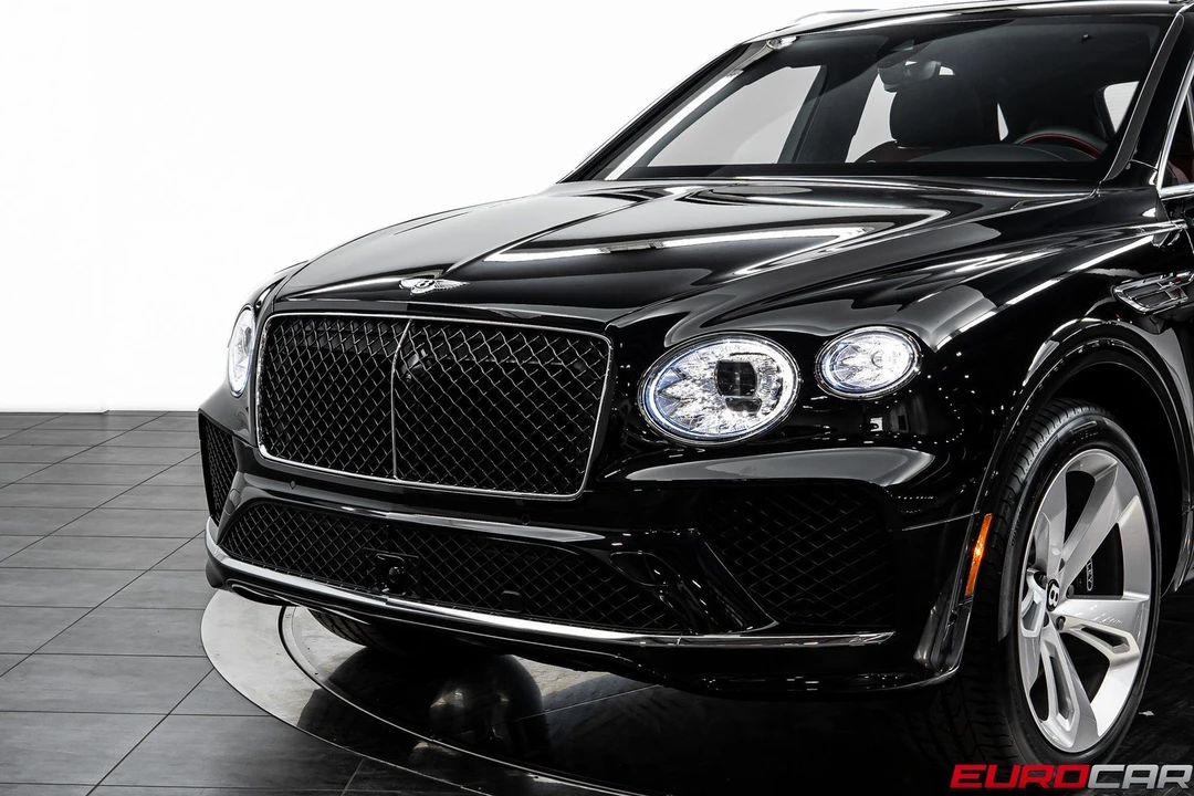2024 Bentley Bentayga - Image 12 of 31