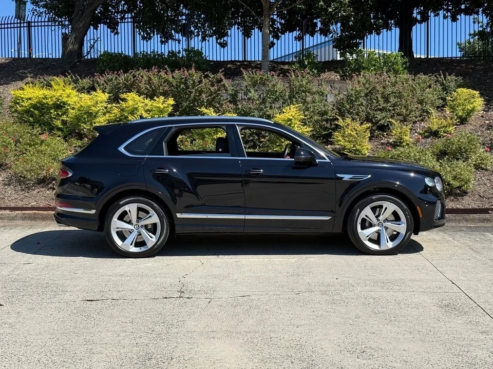 2024 Bentley Bentayga - Image 7 of 21