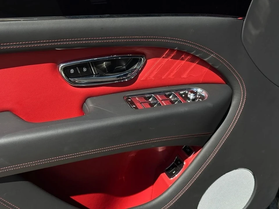2024 Bentley Bentayga - Image 17 of 21
