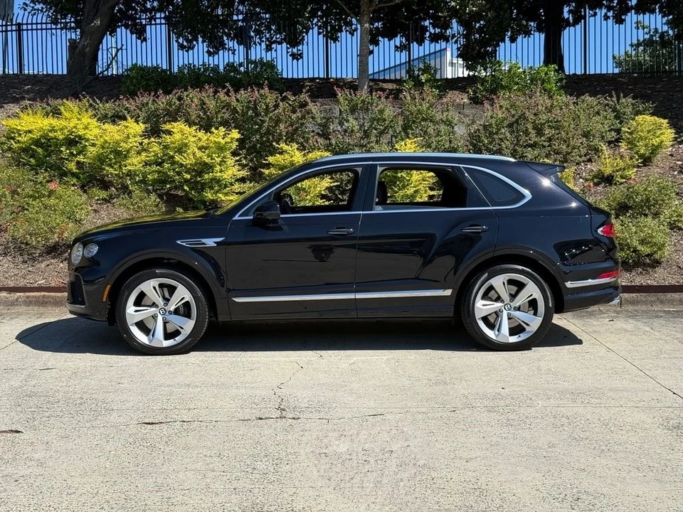 2024 Bentley Bentayga - Image 14 of 21