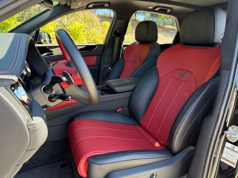 2024 Bentley Bentayga - Image 19 of 21