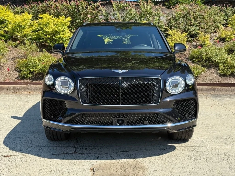 2024 Bentley Bentayga - Image 11 of 21