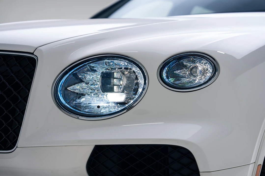 2024 Bentley Bentayga - Image 11 of 12