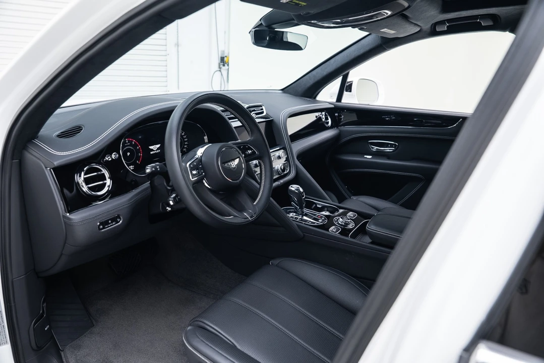 2024 Bentley Bentayga - Image 2 of 21