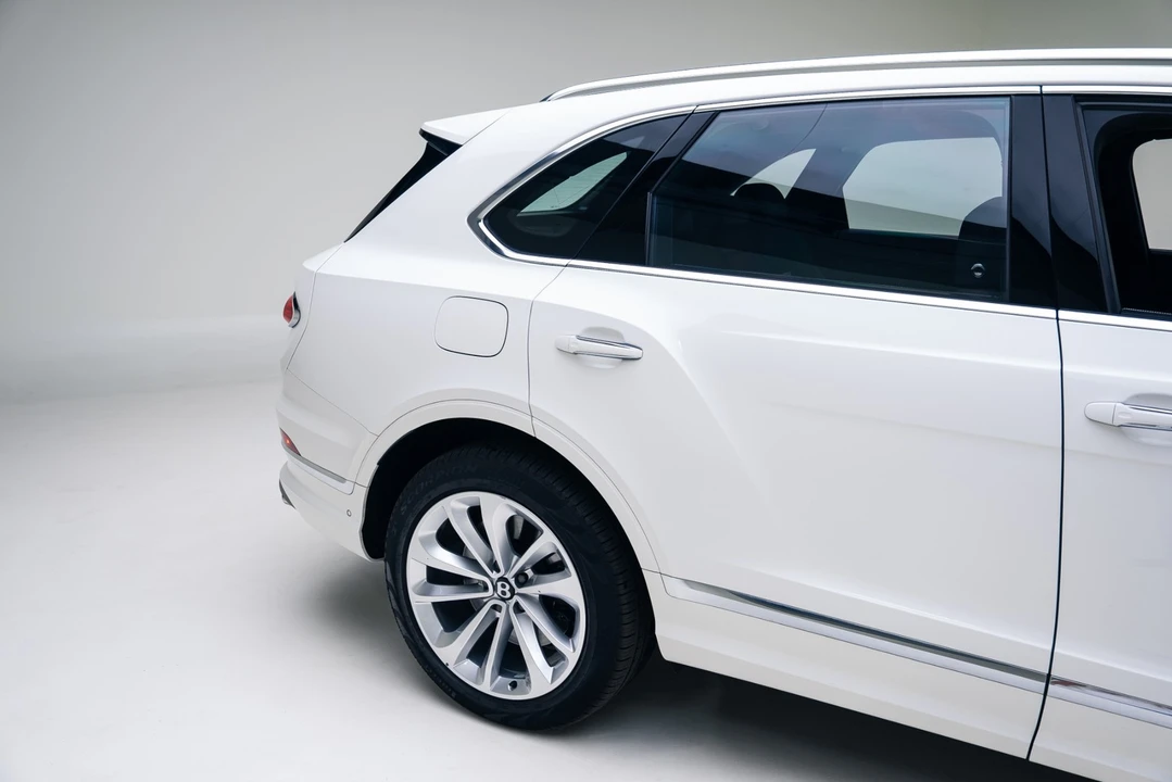 2024 Bentley Bentayga - Image 21 of 21