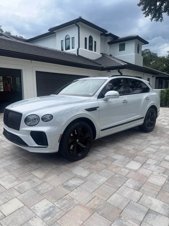 2024 Bentley Bentayga - Image 2 of 18