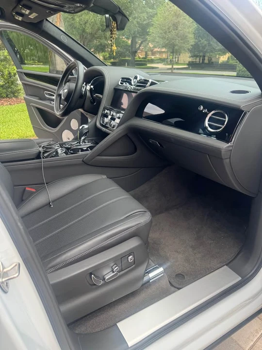 2024 Bentley Bentayga - Image 8 of 18