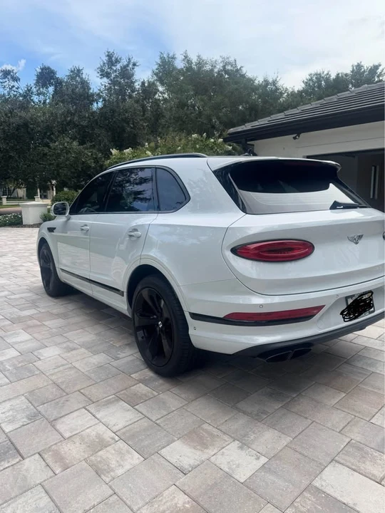 2024 Bentley Bentayga - Image 4 of 18