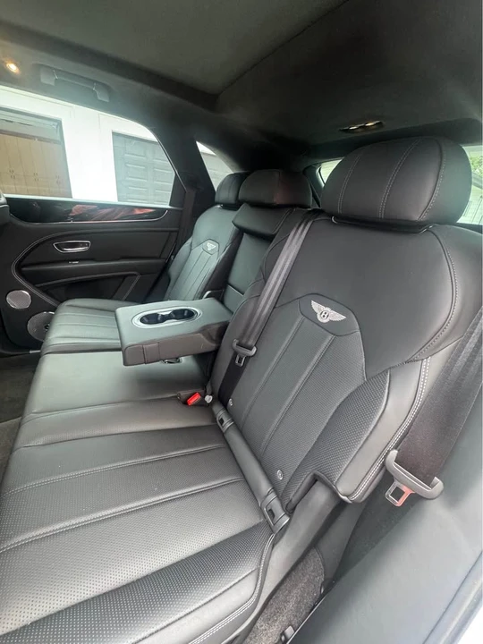 2024 Bentley Bentayga - Image 15 of 18