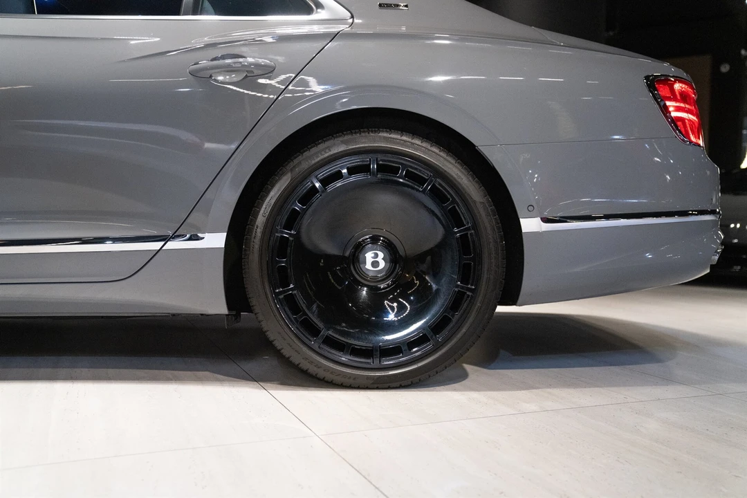 2024 Bentley - Image 13 of 31